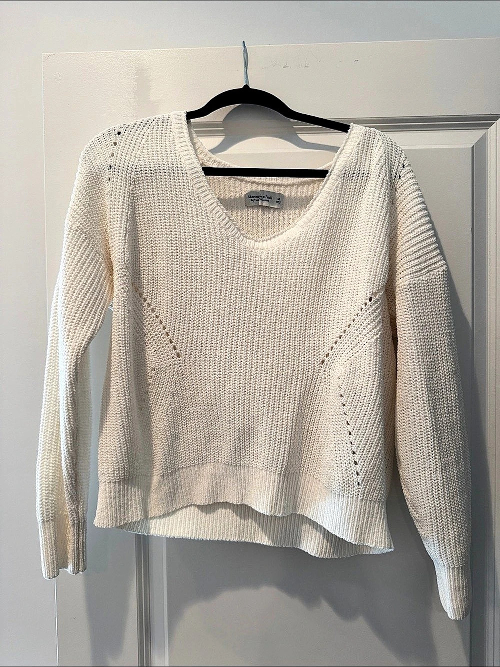 Abercrombie & Fitch Soft & F' Collection sweater V-Neck Sweater in White Size